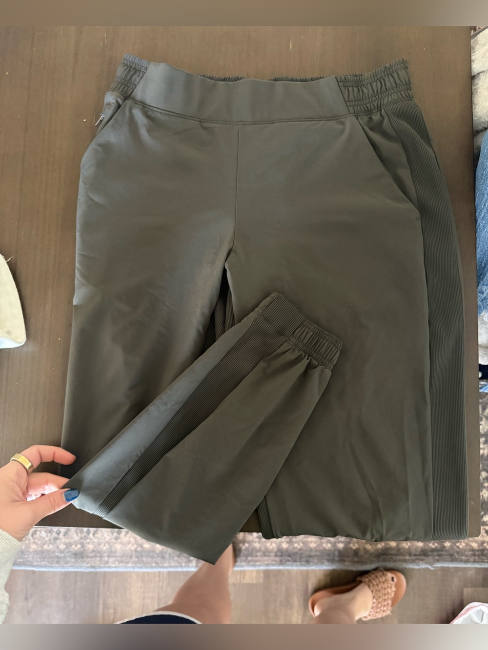 Athleta Olive Green Rib-Panel Jogger Pants
